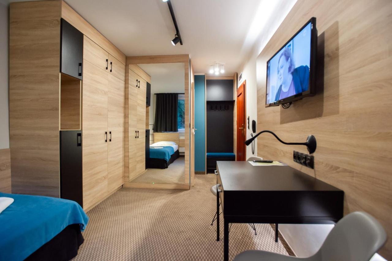 Hotel Zagron Щирк Екстер'єр фото