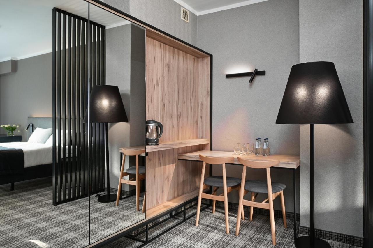 Hotel Zagron Щирк Екстер'єр фото