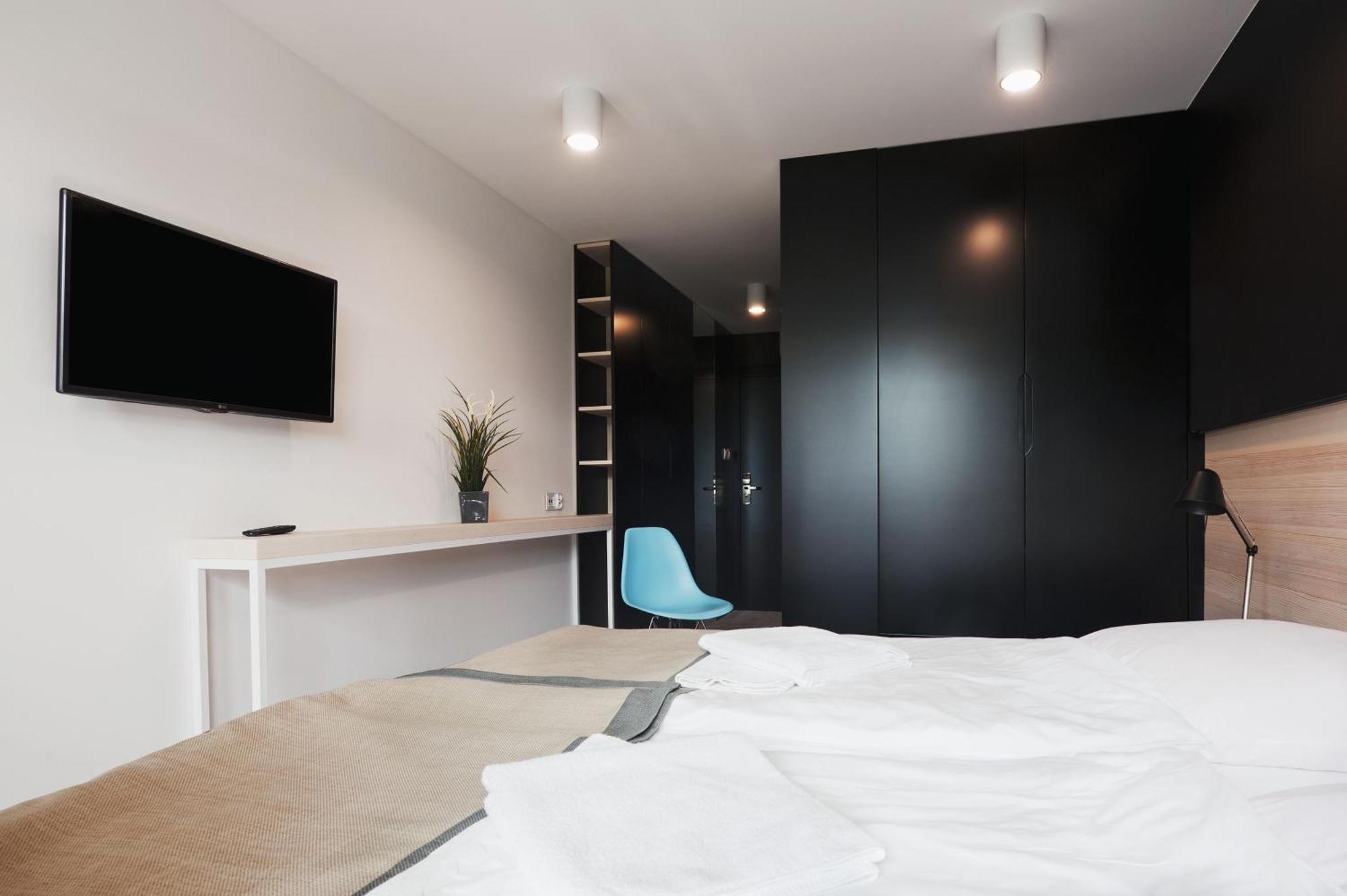 Hotel Zagron Щирк Екстер'єр фото