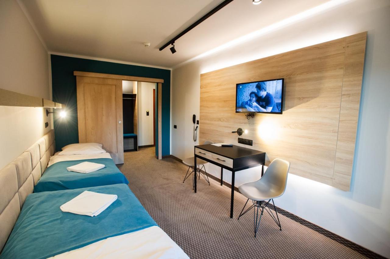 Hotel Zagron Щирк Екстер'єр фото