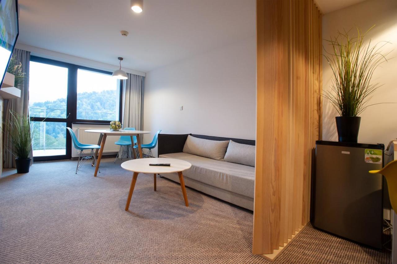 Hotel Zagron Щирк Екстер'єр фото