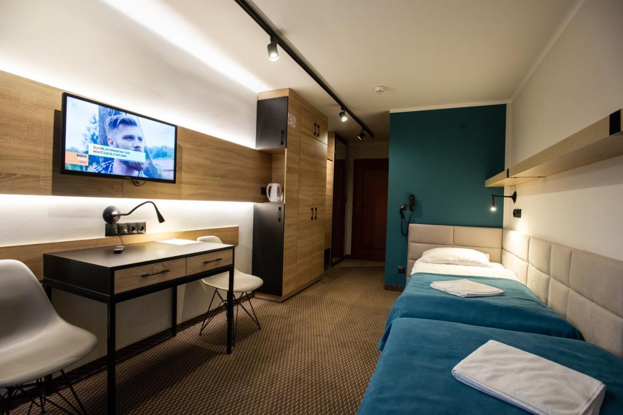 Hotel Zagron Щирк Екстер'єр фото